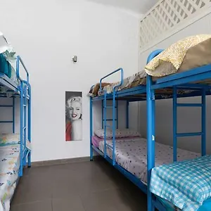  Ostello Bedcelona