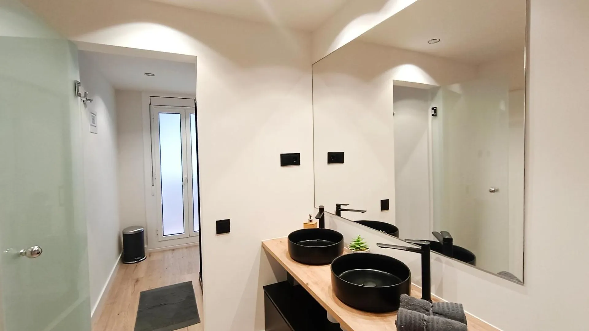 Private Room By El Born Barcelona Hostel
