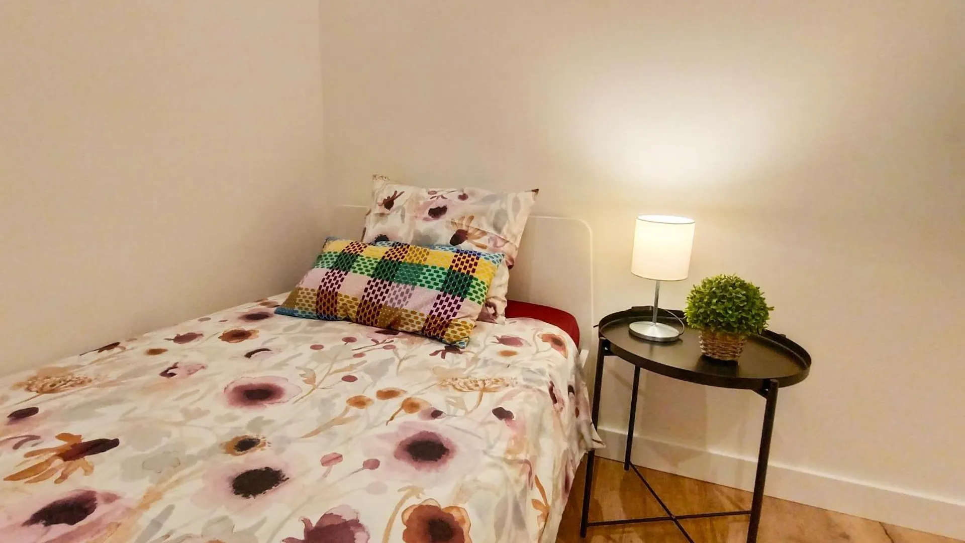 Private Room By El Born Barcellona Ostello